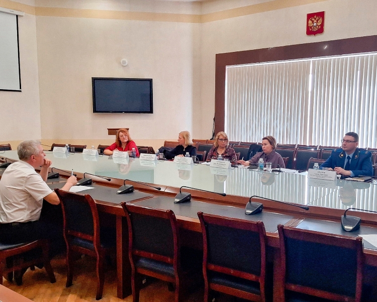 Анна Митянина продолжает проводить приемы в администрациях районов Санкт-Петербурга