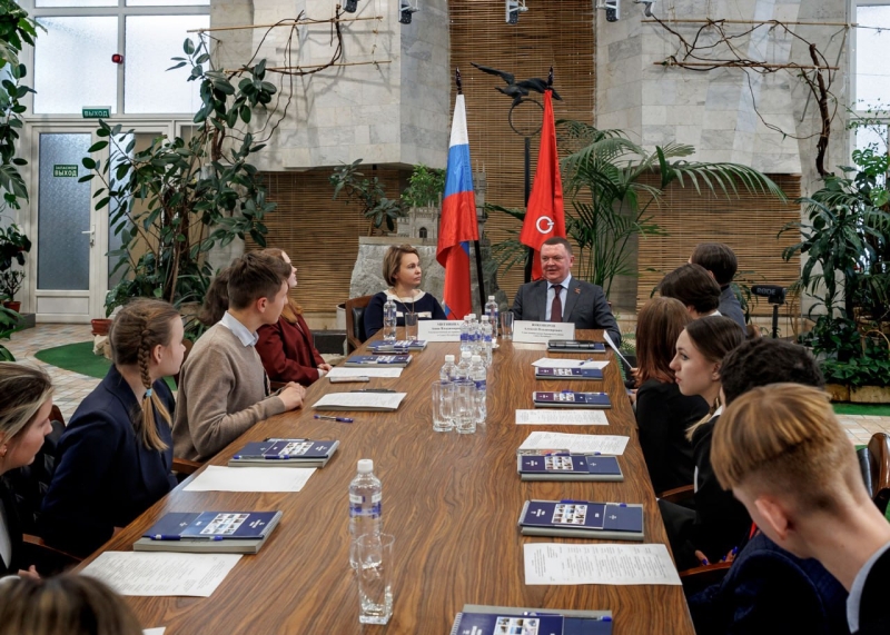 Состоялась встреча активистов ДОС при Уполномоченном с главой администрации Приморского района